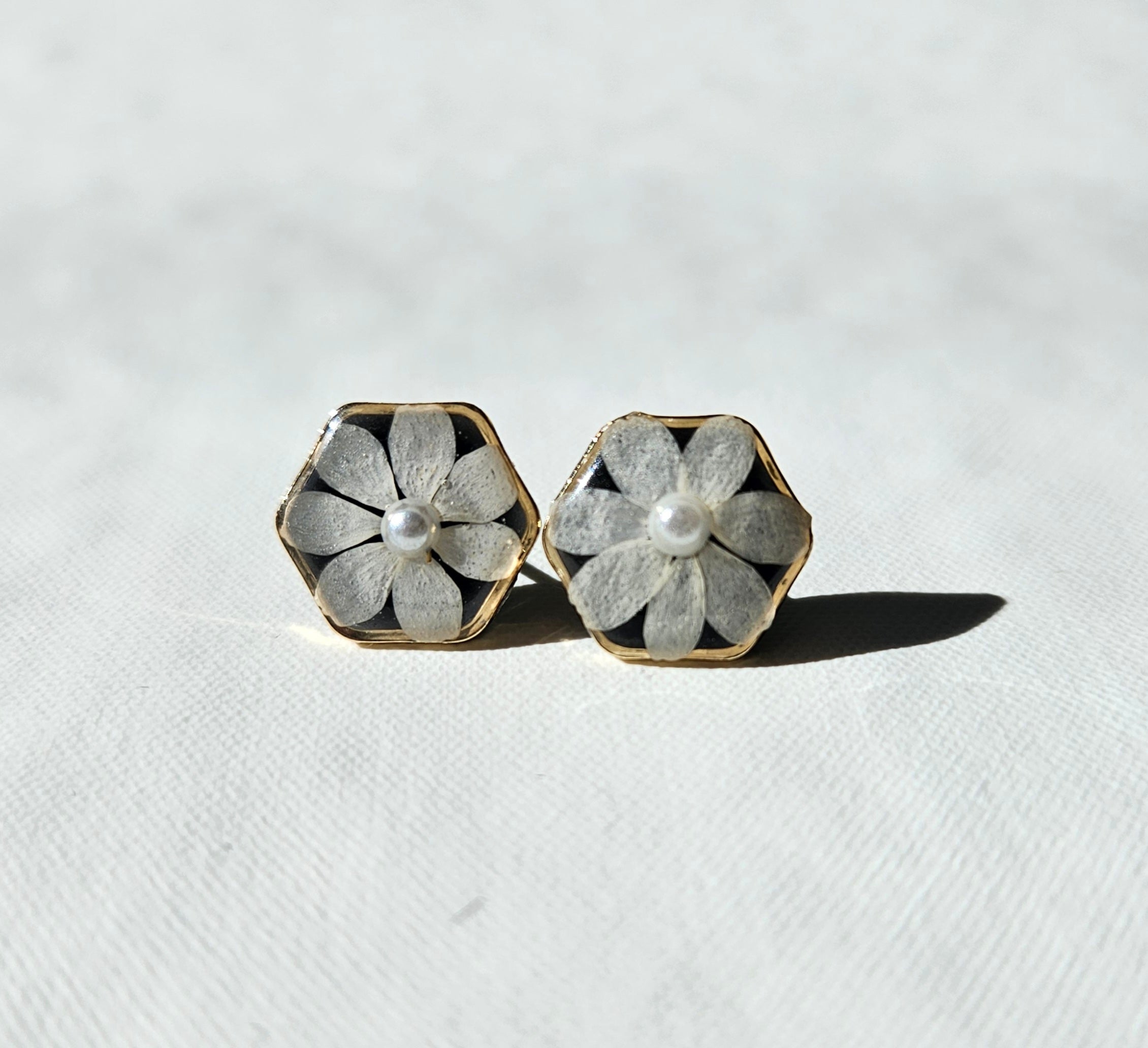 Chamomile in Dark studs
